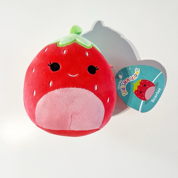 Scarlet strawberry squishmallow - Picture 4 of 5